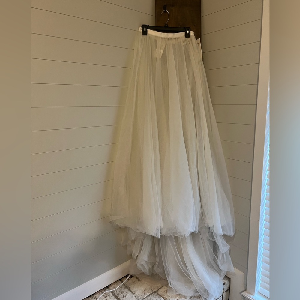 David’s Bridal Tulle Separate Skirt - Ivory